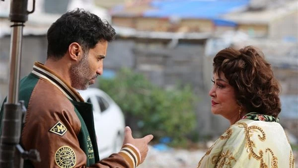 عصابة الماكس يقترب من 13 مليون جنيه في أول أسابيع عرضه بالسعودية تمكن فيلم عصابة الماكس، من بطولة الفنان أحمد فهمي، من الدخول الي قائمة الافلام