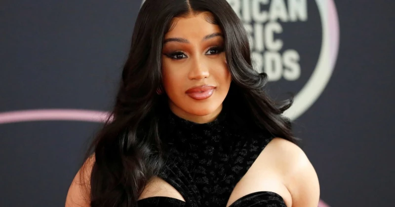 الفن و المشاهير: كاردي بي تصف هؤلاء ب كارهي النساء شاهد المقال التالي من صحافة لبنان عن كاردي بي تصف هؤلاء ب كارهي النساء، انتقدت النجمة العالمية كاردي بي من لا يرغب ب التصويت ل كا