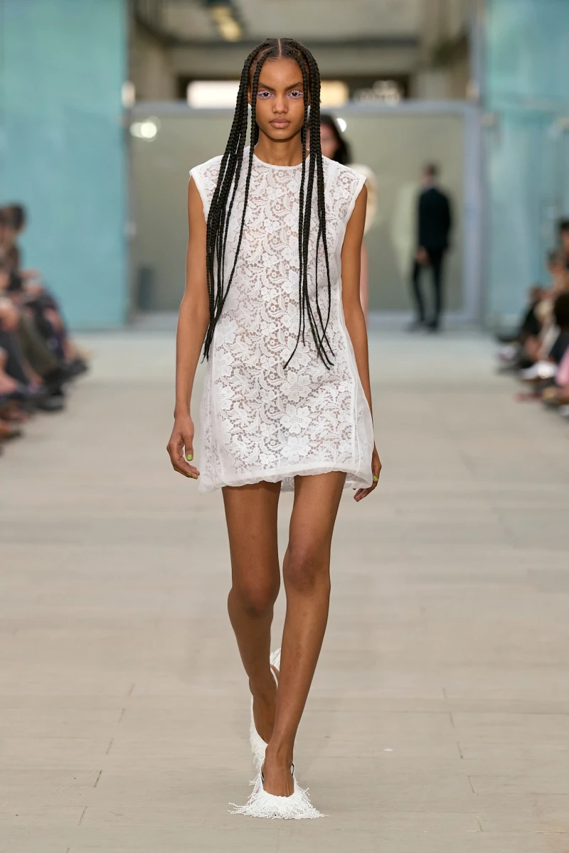 ..فساتين دانتيل قصيرة..نسقيها لإطلالة صيفية بلمسات عصرية..تفاصيل تتابع الان تفاصيل ما ورد عن فساتين دانتيل قصيرة..نسقيها لإطلالة صيفية بلمسات عصرية،