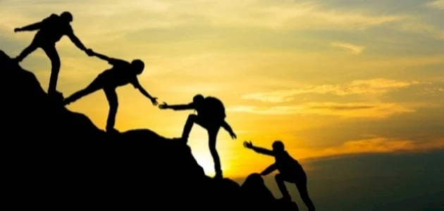 حكم عن التعاون بين الأخوة45 ماذا قال الحكماء عن التعاون؟الاخوة من أجمل الأشياء التي يرزقنا الله بها، فهي نعمة كبيرة في حياتنا، ويجب أن يكون هناك