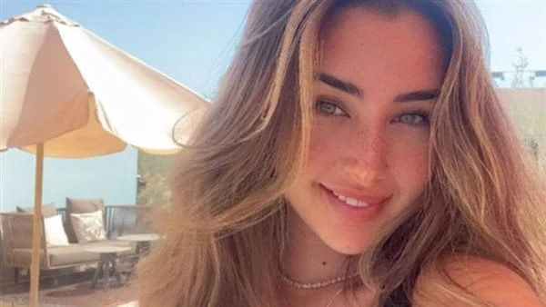 هنا الزاهد تتألق بأحدث ظهور على البحر شاركت الفنانة هنا الزاهد، ستوري عبر حسابها الشخصي على موقع التواصل الاجتماعي إنستجرام.وظهرت هنا بإطلالة صيفية