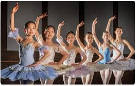 تعرف على تفسير الرقص في المنام لابن سيرين تفسير الرقص في المنام، لا شك أن الرقص هو دليل على الفرح والمناسبات السعيدة فعند ذكر الرقص تذكر الأفراح، ولكن تختلف الأحلام عن الواقع كثيرا