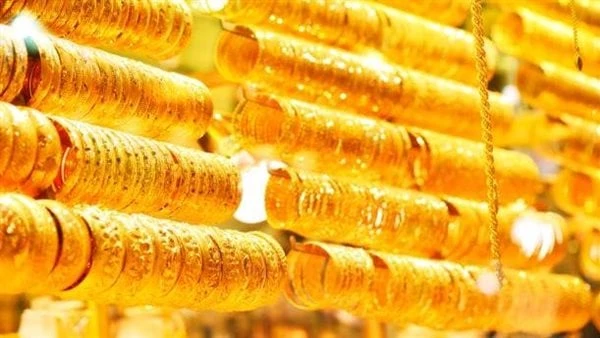 كسر حاجز ال 2000 .. لو هتشتري الشبكة اعرف أسعار الذهب اليومتعد أسعار الذهب معلومة اقتصادية لها أهمية خاصة لدي المواطنين الراغبين فى الاستثمار فالمعدن