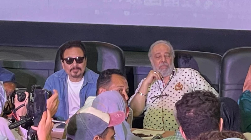 محمد رياض عن اتهامه بالشللية في مهرجان المسرح: دي سياستي دافع الفنان محمد رياض، رئيس المهرجان القومي للمسرح، عن تسمية الدورة ال17 للمهرجان باسم