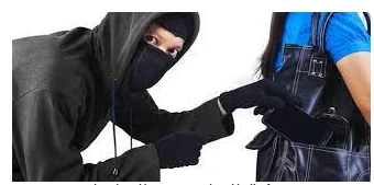 تفسير رؤية السارق في المنام لابن سيرين السارق في المنام، السرقة تعني أخذ الأشياء دون معرفة صاحبها، وهي فعل سيء حرمه الله سبحانه وتعالى لأنه يسبب