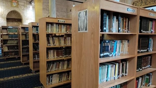 عمرها 600 عام .. مكتبة الأزهر تعرض نسخة أصلية من مخطوط حياة الحيوان الكبرى صوريقدم ركن متحف جناح الأزهر بمعرض الإسكندرية الدولي للكتاب مخطوط حياة