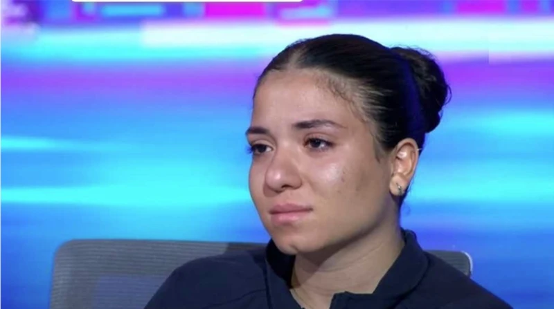 شهد سعيد تحت مقصلة الوصاية المجتمعية.. جانية أم مجني عليها؟ مقصلة مجتمعية نصبت على رقبة متسابقة الدراجات شهد سعيد، بعد واقعة إيذاء زميلتها جنة عليوة عمدا، وإصابتها بجروح كادت أن تن