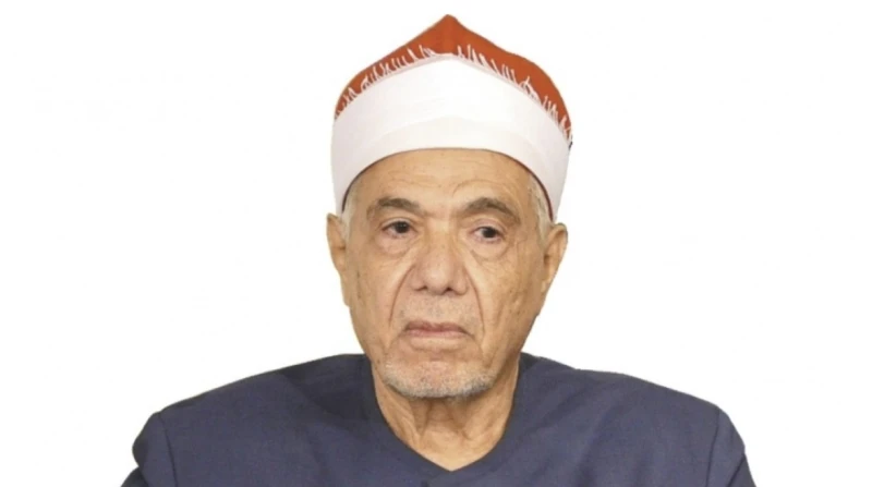 نقيب القراء.. السجن ينتظر المقرئ المتمايل (خاص) السجن ينتظره، هكذا علق نقيب القراء، الشيخ محمد حشاد على واقعة المقرئ المتمايل الذي أثار جدلا على