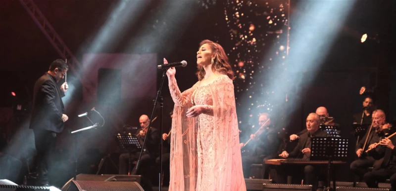 بليلة سحر ورقي في اهدنيات... ميادة الحناوي تبهر جمهور لبنان! تعرف على التالي بليلة سحر ورقي في اهدنيات... ميادة الحناوي تبهر جمهور لبنان!، في وقت يمر فيه لبنان بأحلك أوقاته، لا ممر