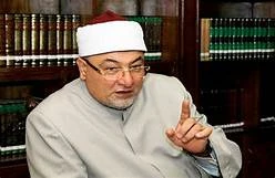 عيب ياشيخ خالد الجندي تضلل الناس : لا فضل لصيام عاشوراء الشيخ خالد الجندي الذي نعتبره مستنيرا ، يبشر للناس بكلمة الحق ، مشي في الزفة . وتحدث الي