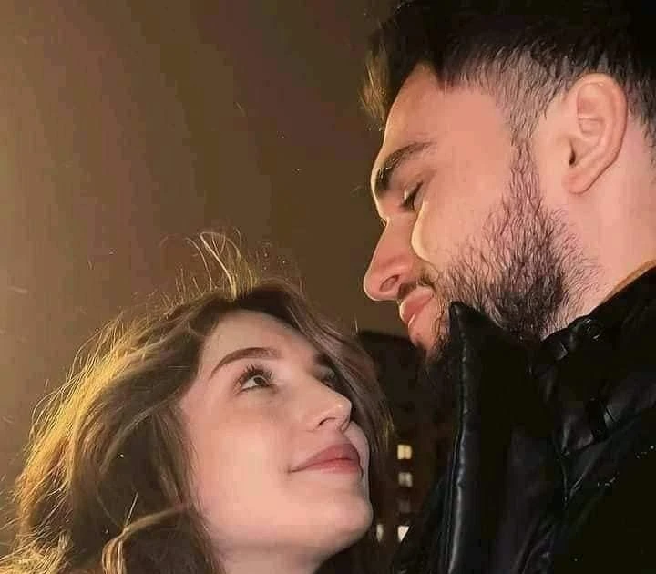 رواية اسرني حبها من حديثة كاملة جميع الفصول بقلم اسراء ابراهيم كانت في الحمام بتغسل وشها، وجت تفتح الباب لقيته معلق؛ فخافت وفضلت تخبط عشان حد يفتحه