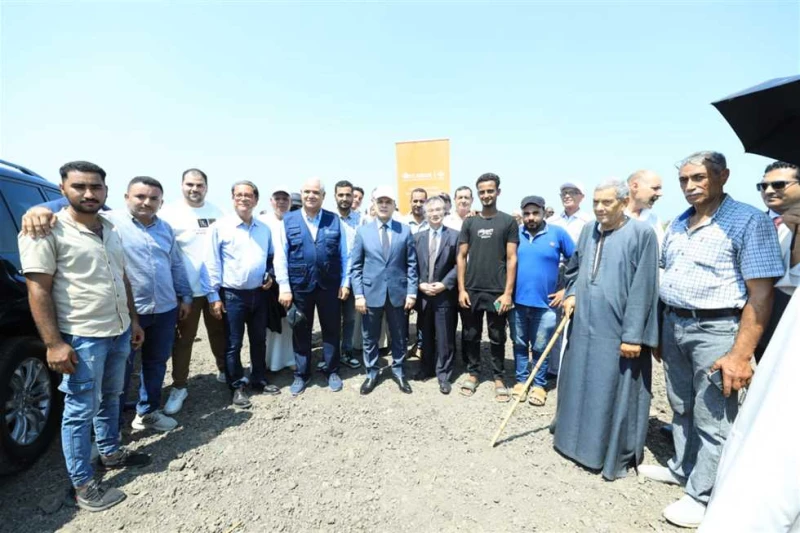 محافظ كفرالشيخ وسفير اليابان يشهدان تشغيل ماكينة زراعة الأرز المطورة بقرية أريمون شهد اللواء دكتور علاء عبدالمعطي، محافظ كفرالشيخ، والسفير أوكا هيروشي، سفير اليابان في مصر، والدكتو