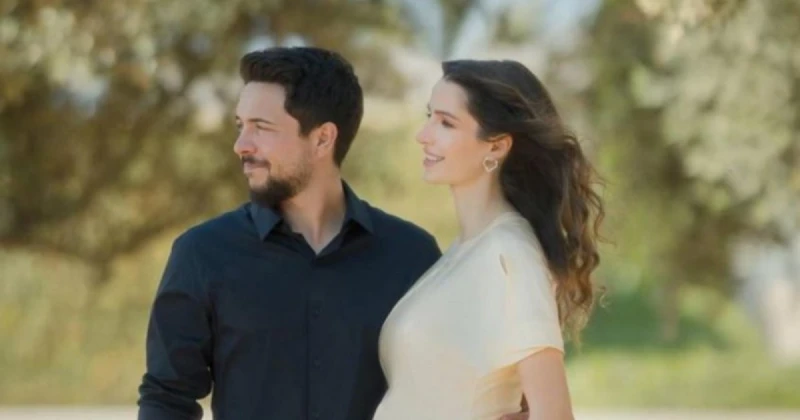 الفن و المشاهير: الأميرة رجوة تلفت الإنتباه لطلاقتها بالتحدث بلهجة هذه الدولة العربية شاهد المقال التالي من صحافة لبنان عن الأميرة رجوة تلفت الإنتباه