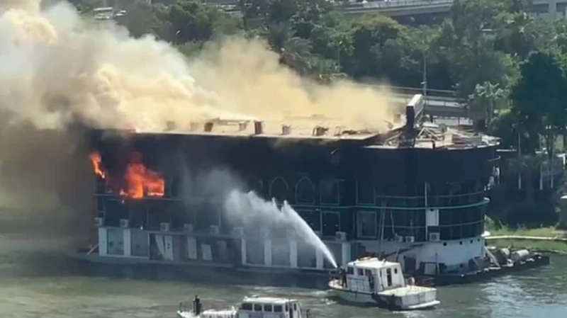 الحماية المدنية تحاول السيطرةعلي حريق مركب نيلى بحلوان تحاول الادارة العامة للحماية المدنية السيطرة على الحريق الذى نشب فى مركب نيلى بكورنيش حلوان