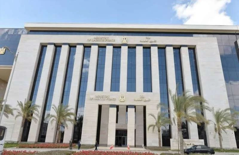 الخميس المقبل إجازة رسمية للعاملين في القطاع الخاص بمناسبة ذكرى ثورة 23 يوليوأعلن محمد جبران، وزير العمل، اليوم في بيان صادر عن وزارة العمل أن يوم