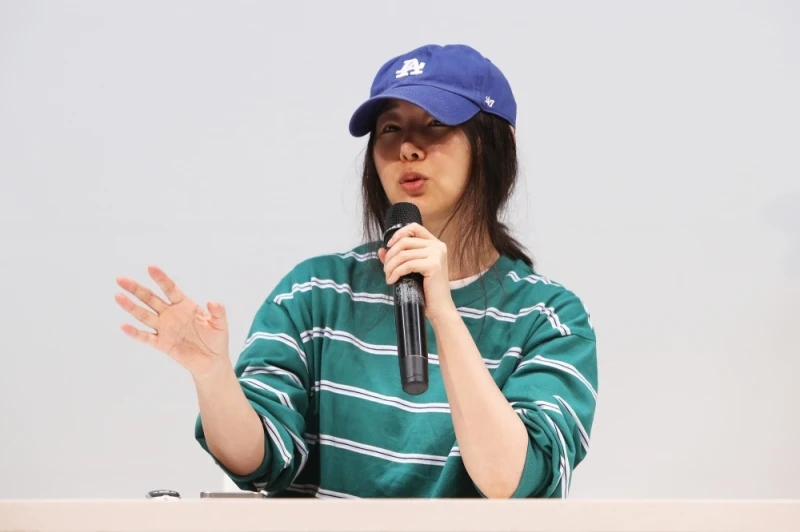 الثقافة والفن: مين هي جين تقاضي خمسة مديرين تنفيذيين بشركة شاهد المقال التالي من صحافة السعودية عن مين هي جين تقاضي خمسة مديرين تنفيذيين بشركة ، رفعت