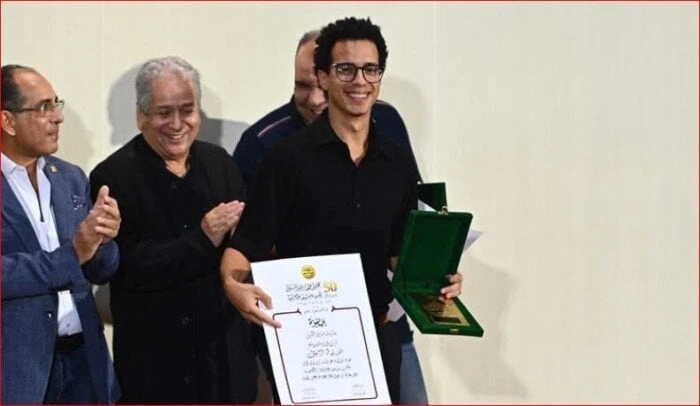 بعد تكريمه.. طه دسوقي يوجه رسالة لمهرجان جمعية الفيلم السنوي تعرف على التالي بعد تكريمه.. طه دسوقي يوجه رسالة لمهرجان جمعية الفيلم السنوي، وجه الفنان