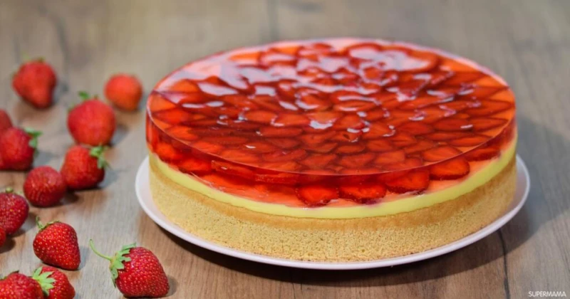 كيكة الجيلي بالفراولةأنعشي نفسك وعائلتك بتحضير كيكة الجيلي بالفراولة الباردة وتمتعي بمذاقها الشهي وقدميها باردة بعد تحضيرها بأسهل الخطوات.المقادير3