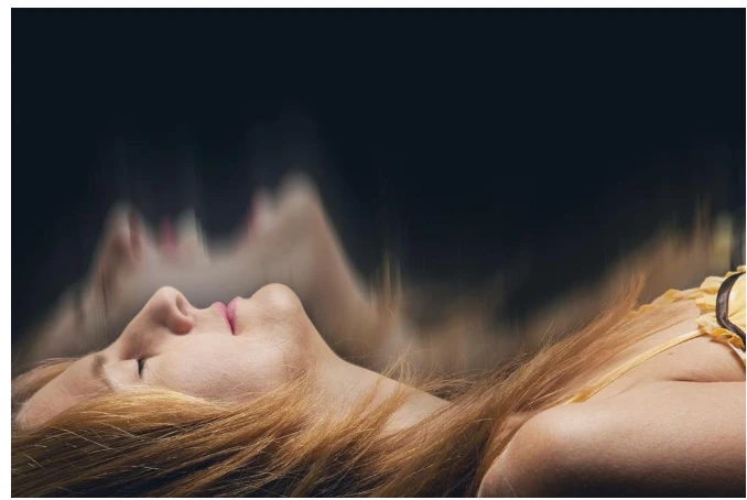 تأويلات ابن سيرين لرؤية الموت في الحلم الموت في الحلم، إن رؤية الموت من الرؤى التي تثير الفزع والقلق عند الكثيرين منا، ولا شك أن الإنسان يصعب عليه