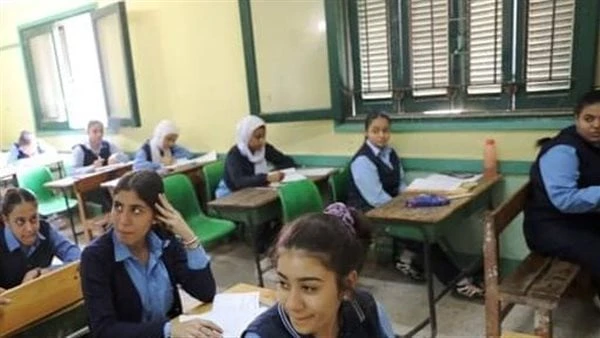 ضبط حالتي غش في آخر أيام امتحانات الثانوية العامة ل علمي رياضةأدى صباح اليوم طلاب الثانوية العامة الشعبة العلمية (الرياضيات)، امتحانات الدور الأول من