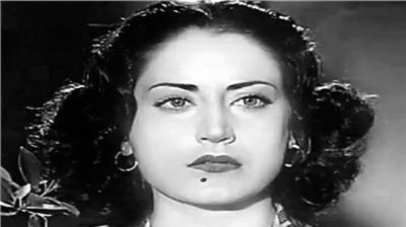 في ذكرى رحيلها.. 3 احتمالات لوفاة أسمهان تحل اليوم الأحد 14 يوليو، ذكرى وفاة المطربة السورية أسمهان، التي توفت عام 1944 في حادث سير، وهي دون ال32