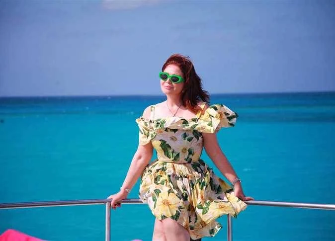 إلهام شاهين تستمتع بالاجازة في الساحل الشمالي افاق عربية - شاركت الفنانة إلهام شاهين، جمهورها بعض صورها من خلال إجلازتها الصيفية، إذ تحرص دائما من