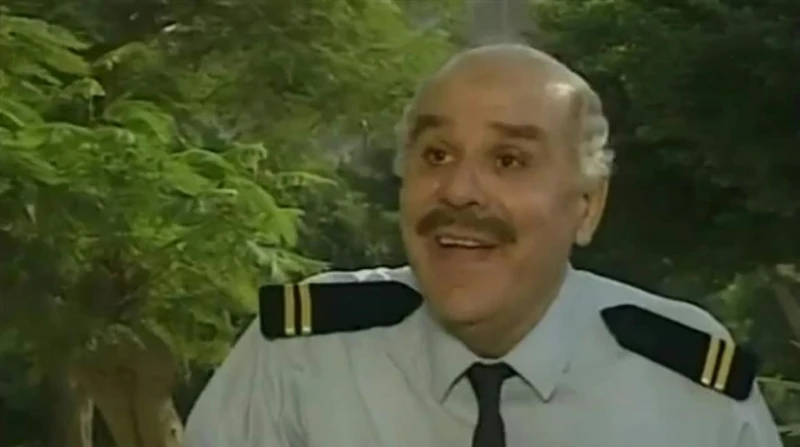 الفنان نعيم عيسى: نفسي في عمرة وزيارة أشرف زكي.. والنقيب يرد (خاص) غاب أكثر من 10 سنوات عن الساحه الفنية، بعدما قدم بصمات لا تنسى رغم أدواره الصغيرة،