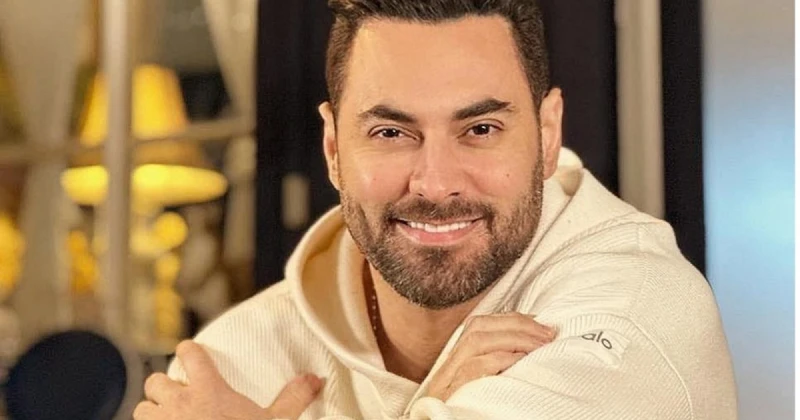 هادي أسود يحتفل بعيد ميلاده مع ولديه .. وجمالهما يلف الجمهور - بالصورة تعرف على التالي هادي أسود يحتفل بعيد ميلاده مع ولديه .. وجمالهما يلف الجمهور -