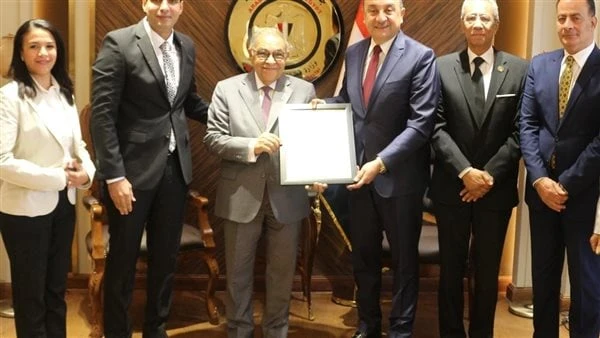 مركز معلومات قطاع الأعمال العام يحصل على شهادة الأيزو 21001أكد المهندس محمد شيمي وزير قطاع الأعمال العام، أن الوزارة تولي اهتماما كبيرا بتنمية العنصر البشري في شركاتها التابعة، وال