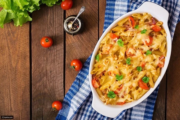 باستا بالجبن والخضار بطريقة سهلةالمقادير الثوم : فصان الباستا : 500 غراما البروكولي : كوب (مقطع) الكوسا : كوب (مقطعة شرائح) الفطر : كوب (مقطع) زيتون أسود : حسب الرغبة (مقطع شرائح)