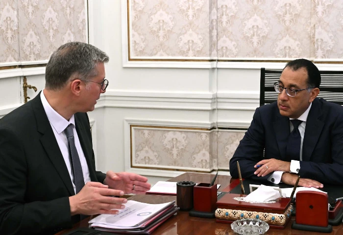 رئيس الوزراء يلتقي وزير البترول لبحث توفير الغاز لمحطات الكهرباء التقى الدكتور مصطفى مدبولي، رئيس مجلس الوزراء، اليوم، المهندس كريم بدوي، وزير