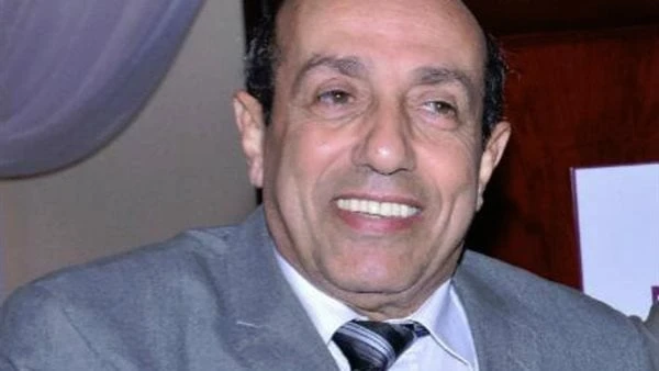 بعد كشف أحمد صيام إصابته بسرطان الرئة.. أعراض لن تتوقعها كشف الفنان أحمد صيام عن إصابته بمرض سرطان الرئة، وأكد أن السبب هو التدخين، وذلك خلال لقائه