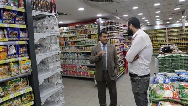 حماية المستهلك يشن حملات للرقابة على الأسواق بمدينة نصر ومصر الجديدة يواصل جهاز حماية المستهلك حملاته الرقابية ، لليوم الثالث علي التوالي بمنطقتي (