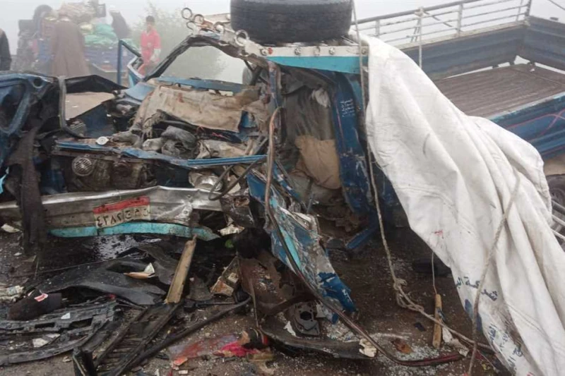 مصرع طفل وإصابة والديه في حادث مرورى بالمنيا لقى طفل مصرعه، اليوم السبت 27 يوليو، فيما اصيب والده ووالدته، في حادث تصادم سيارة بدراجة بخارية، بطريق الصعيد الزراعي، امام قرية البيهو