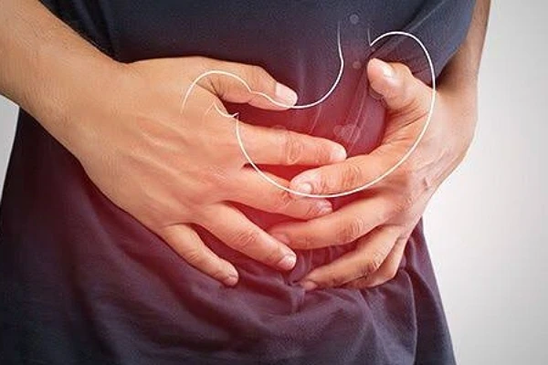 أسباب عسر الهضم وخمس طرق للتغلب عليه بشكل فعال.عسر الهضم يمكن أن يكون تجربة غير مريحة ومزعجة، ويمكن أن ينتج عن أسباب متعددة منها التغذية غير السليمة،