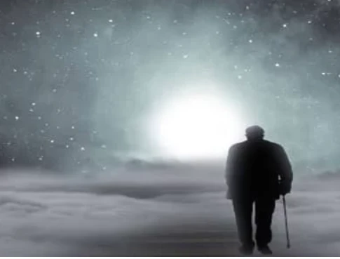 ما تفسير رؤية الميت في المنام وهو صامت لابن سيرين؟ تفسير رؤية الميت في المنام وهو صامت، لا شك أن رؤية الموت أو الميت من الرؤى التي تبعث في القلب نوع