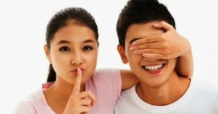 5 طرق لتمنعى زوجك من النظر إلى غيرك من النساءيقول الكثيرون أن النظر إلى النساء من قبل الرجال هو أمر غريزى ،إلا أنه غير مقبول بحسب عاداتنا الشرقية أن يتعمد الرجل النظر إلى نساء أخري