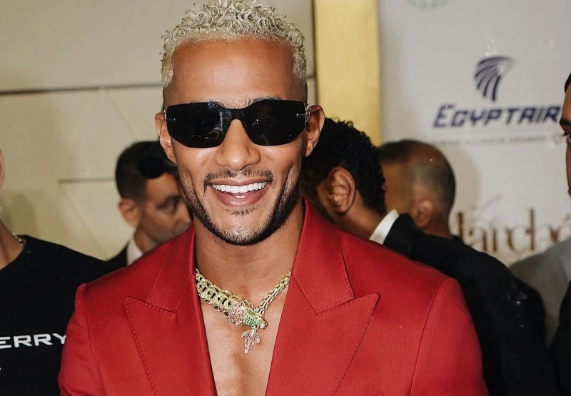 شقيقة مايكل جاكسون معجبة بمحمد رمضان. وهذا تعليق الأخير علقت شقيقة النجم العالمي الراحل مايكل جاكسون، لاتويا جاكسون، على مقطع فيديو نشره الفنان محمد