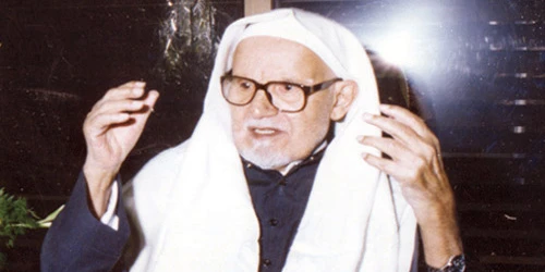 اين ولد الشيخ حمد الجاسر وأبرز المعلومات عنهيتساءل العديد من الأشخاص حول الشيخ حامد الجاسر، وهو أحد الشيوخ العربية الكبيرة والتي تركت أثرا في حياة