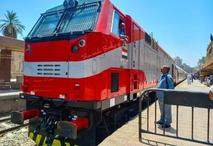 لو مسافر الصعيد، تعرف على مواعيد قطارات خط (القاهرة - أسوان) والعكس يتساءل العديد من المسافرين على خطوط السكة الحديد عن مواعيد قطارات الصعيد التي