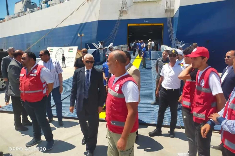 السفيرة الأمريكية تتفقد ميناء العريش البحري ومخازن الهلال الأحمر للمساعدات تفقدت هيرو مصطفى، السفيرة الامريكية في القاهرة، والوفد المرافق لها، ميناء