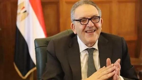 اضحك مع أحمد الوكيل رئيس الغرف التجارية: معنديش دراسة جاهزة للأسعار علشان تعرفوا إحنا بنتكلم عن مين . أحنا بنتكلم عن أحمد الوكيل ملياردير بالطول