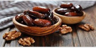 أهم 100 تفسير لرؤية التمر في المنام أهم 100 تفسير لرؤية التمر في المنام من الرؤي المحمودة التي تشير إلى معاني طيبة وتبشر بأحداث سعيدة قادمة، لأن