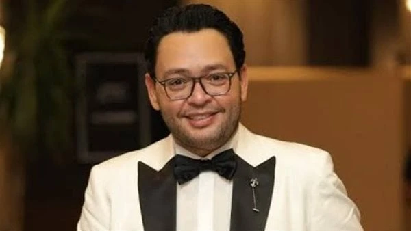 في العناية المركزة.. تفاصيل عملية استئصال ورم بالقولون لأحمد رزق خضع الفنان أحمد رزق لعملية لاستئصال جزء من القولون لإزالة ورم، كما تم نقله لغرفة