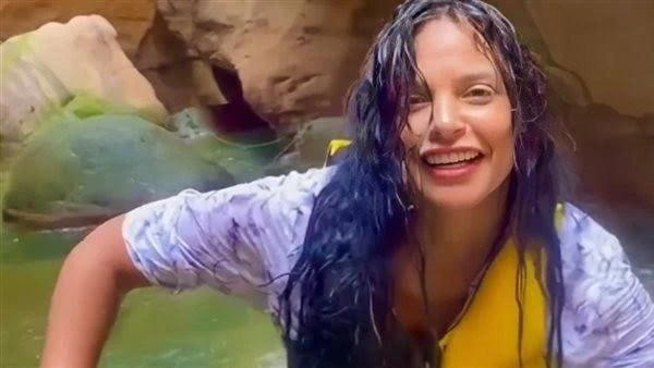 ب هوت شورت.. إطلالة صادمة ل مروة الأزلى شاركت الفنانة مروة الازلى، متابعيها، بأحدث إطلالاتها عبر حسابها الشخصي بموقع تبادل الفيديوهات والصور