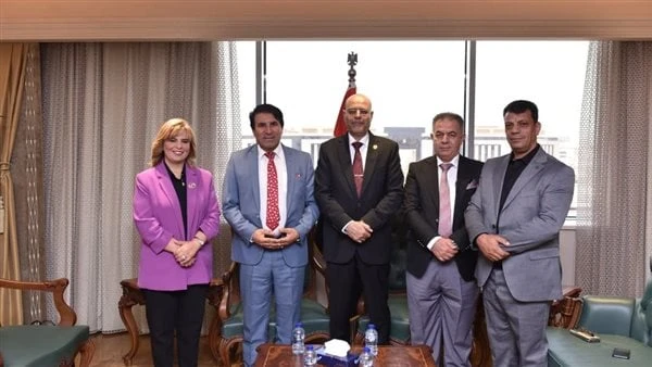 جبران: حريصون على التواصل مع ممثلي العمال العرب الشريك الرئيسي لثلاثية الإنتاجاستقبل محمد جبران وزير العمل صباح اليوم الأحد بمقر الوزارة بالعاصمة