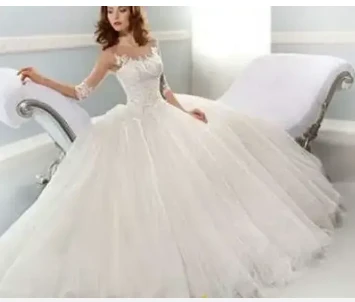 ما تفسير حلم العروس بالفستان الأبيض لابن سيرين؟ تفسير حلم العروس بالفستان الأبيض إن رؤية العروس بالفستان الأبيض من الرؤى التي تلفى استحسان عند غالبية