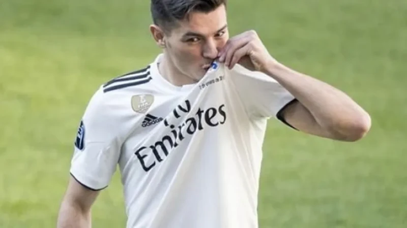 ماهي ديانة ابراهيم دياز لاعب ريال مدريد هل هو مسلم؟ وكم العمر؟لقد انتشرت في الفترة الأخيرة بعض التساؤلات بشأن ما هي ديانة ابراهيم دياز لاعب ريال مدريد هل هو مسلم؟ وكم العمر؟ ، وذلك