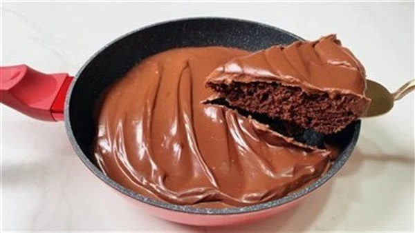 بكوبين دقيق.. طريقة عمل كيكة الطاسة في 10 دقائقإذا كنت تودين تقديم وصفات سهلة وبسيطة؛ نقدم لكي اليوم طريقة كيكة الطاسة بالشوكولاتة بدون فرن، بمكونات