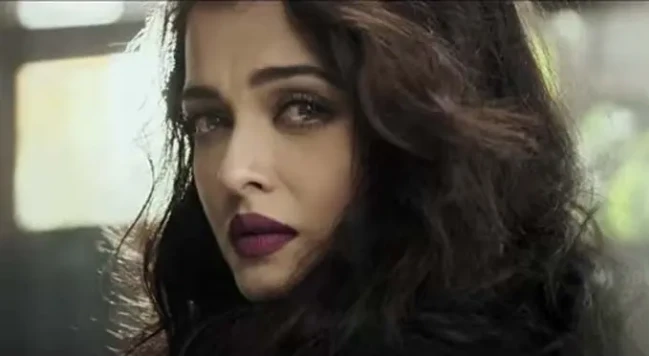 تأويلات ابن سيرين لرؤية الحزن في المنام الحزن في المنام، يعتبر الحزن من المشاعر السلبية التي تثير في القلب نوع من الضيق والهم، ولا شك أن الفرد قد يرى في منامه أنه حزين أو مهموم، وي